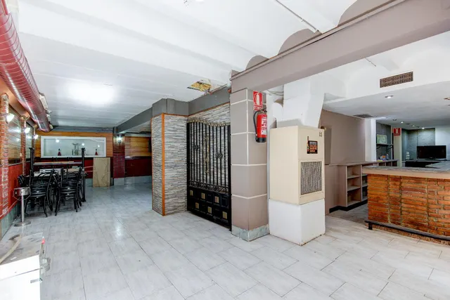 AMPLIO LOCAL EN ST ANDREU DE LA BARCA — 20