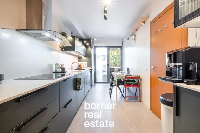 Piso en venta en Calle de Josep Puig i Cadafalch — 8