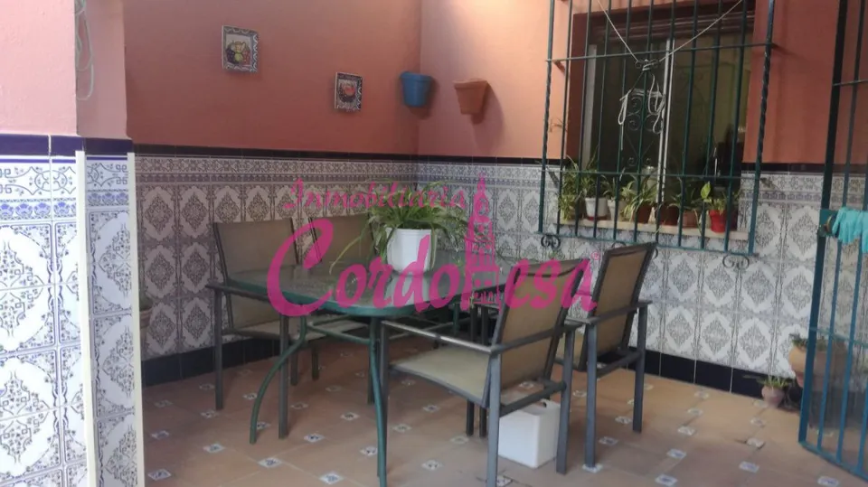 ESTUPENDA CASA JUNTO A ZOCO
