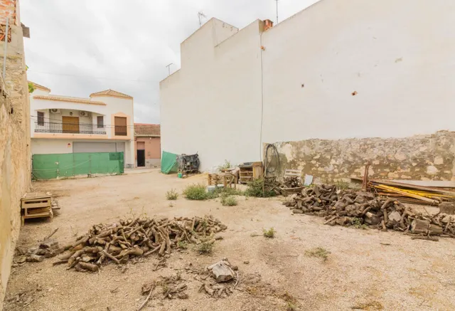 AMPLIO TERRENO URBANO EN SAN BARTOLOMÉ (ORIHUELA). — 7