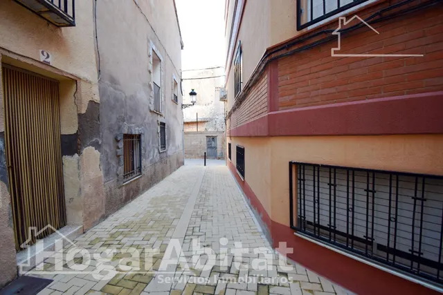 ¡GRAN OPORTUNIDAD! DOS CASAS CON TERRAZA Y BALCÓN — 47