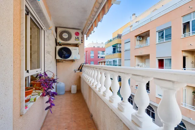 4 Dormitorios 2 baños  vivienda grande — 8