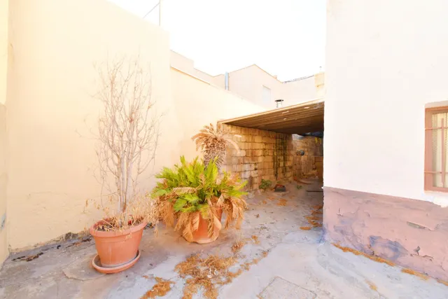Casa a reformar en ejido norte con porche y zona de aparcamiento !!!! — 28