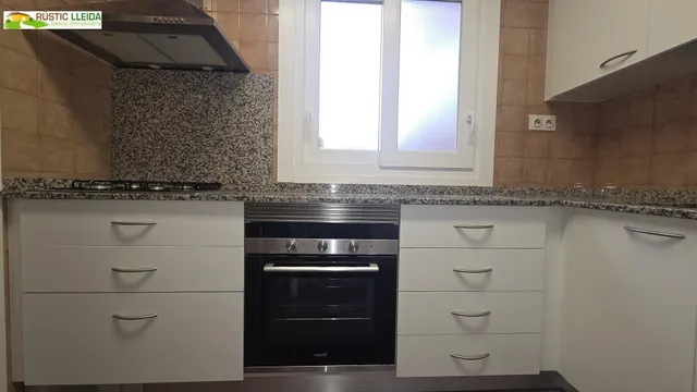 Ático dúplex en Balàfia, Lleida, con terraza. - foto 4