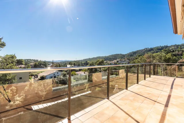 Espectacular Casa en Castellar del Vallès — 31