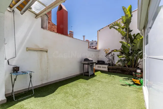 CASA EN EL CENTRO DE SABADELL CON GARAJE POR 2 COCHES Y TERR