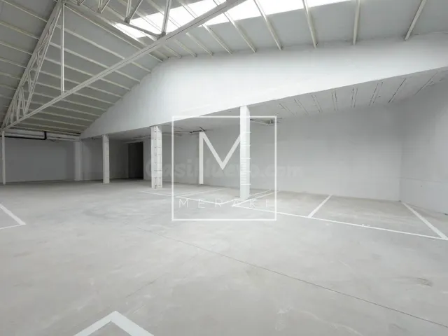 VENTA DE PLAZAS DE GARAJE EN EL BARRIO DE LA INDUSTRIA — 3