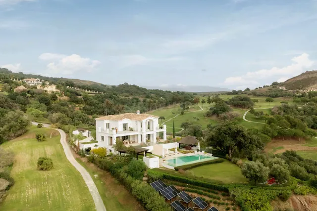 Chalet 5 habitaciones 858m² en venta - Costa del Sol — 4