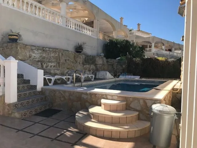 Chalet 4 habitaciones 220m² en venta - Pueblo Acantilado - L