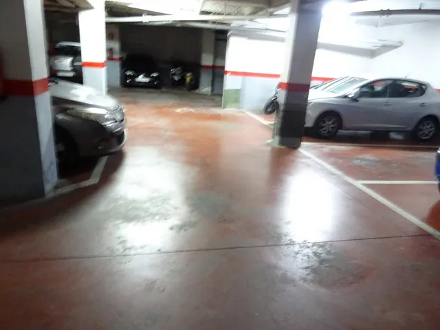 Plaza de párquing y trastero — 4