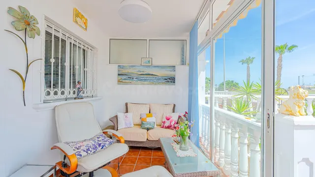 Chalet en venta en La Ciñuelica, Punta Prima – A poca distan - foto 4