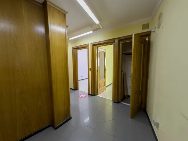 Primera Planta en Venta en Calle de la Reina — 11