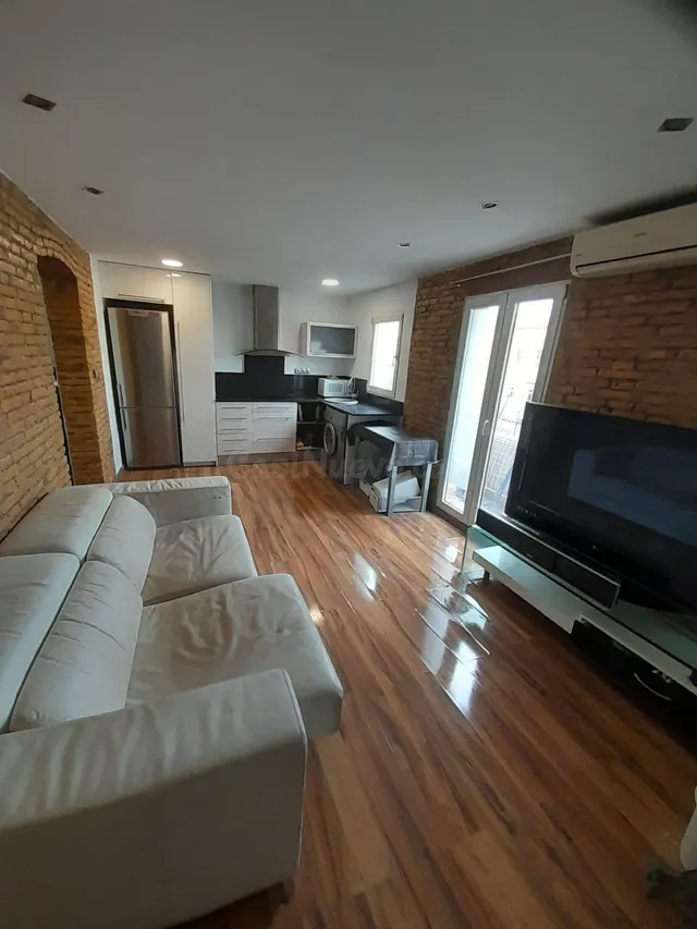 INVERSION: Loft reformado con buena rentabilidad en Oliveret - foto 4