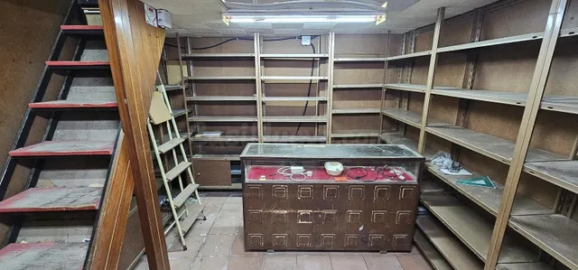 local comercial junto a la plaza mayor — 4