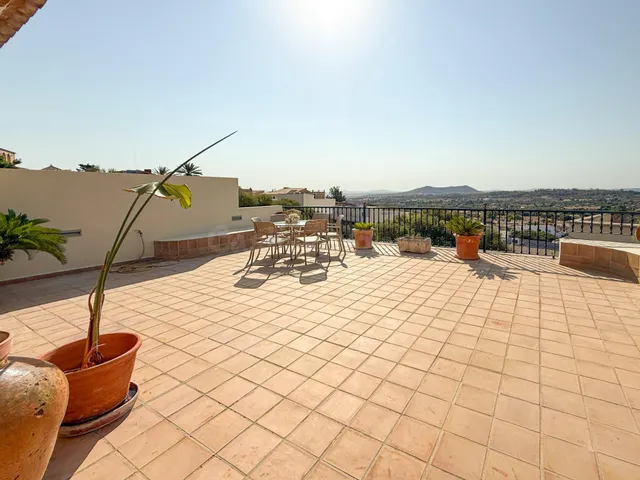 ESPECTACULAR CASA EN SELVA - foto 3