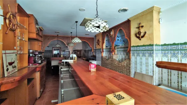 Amplio Local Comercial en Venta en Gandía - Zona Corea - foto 3