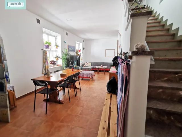 Encantadora Casa Reformada en el Corazón de Málaga - Ideal p