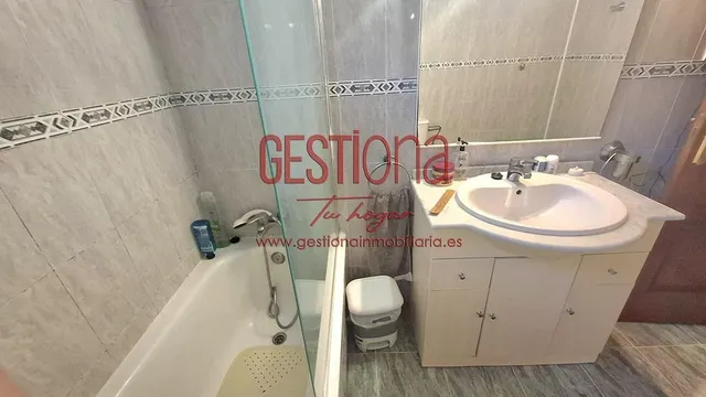 AMPLIO BAJO DE 3 habitaciones, CON TERRAZA JARDÍN A ESCASOS METROS DE LA PLAYA. ORIÑON — 26