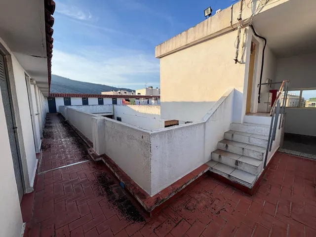 Edificio levante pueblo — 16