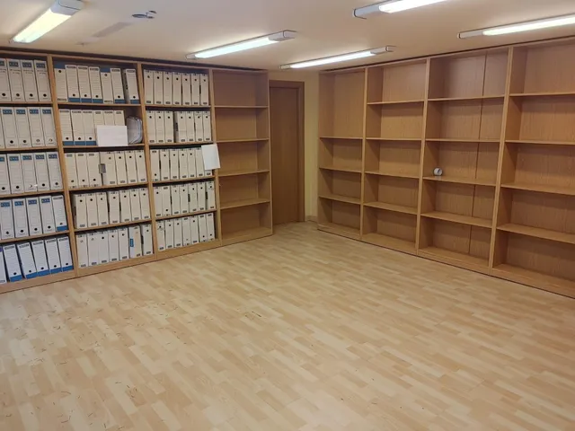 Local comercial 389m² en venta - Santa Margarita-Los Puentes — 44