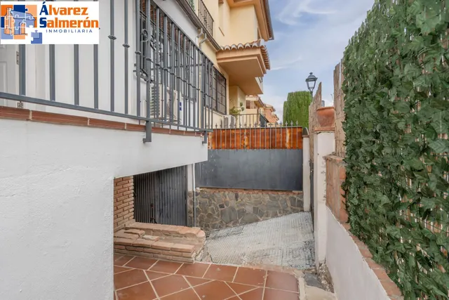 Encantadora Casa Reformada en Ogijares con Vistas y Espacios para Disfrutar — 38