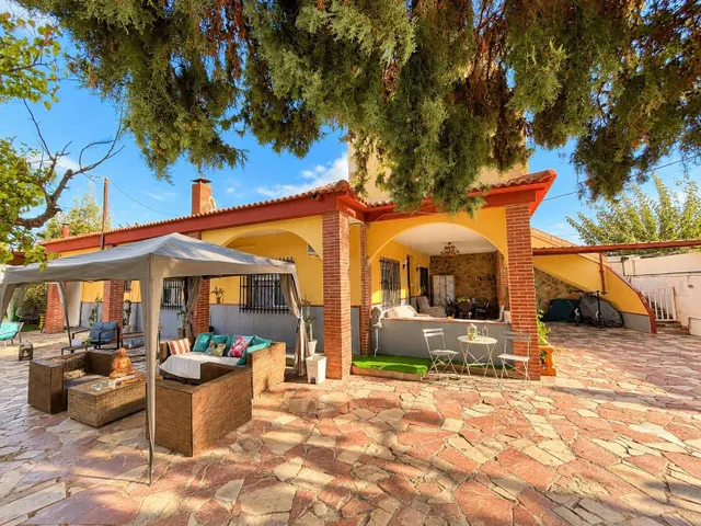 Chalet con piscina en parcela rústica, a tan solo 1,5 km de San Vicente del Raspeig — 46