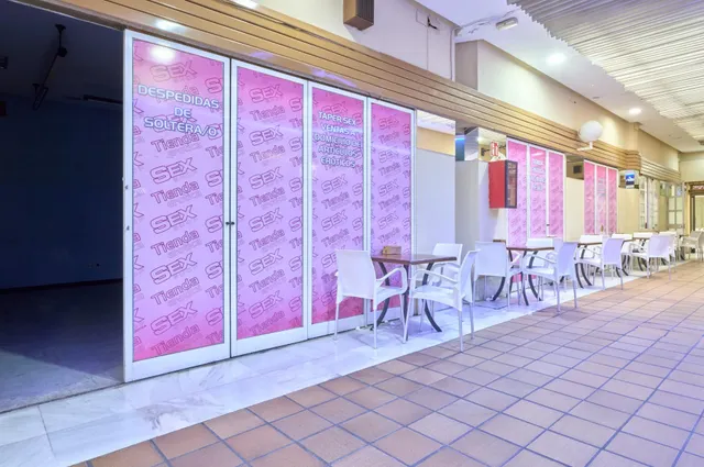 Gran Oportunidad. Local comercial en planta baja en Centro Comercial Puertas de Sevilla — 6