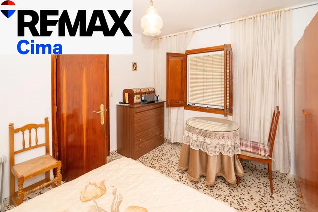 CASA CON PATIO, ALMACÉN Y PLANTA BAJA COMPLETA EN ZÚJAR — 8