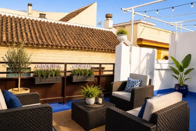 INVERSIÓN EN VIVIENDA TURÍSTICA CON LICENCIA EN PLENO CENTRO - foto 2