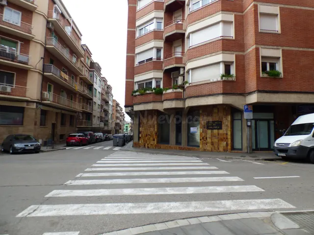 Local comercial esquinero en la zona de Poble Nou — 3