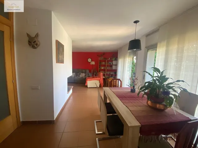Meravellosa casa amb jardí al centre de La Roca del Vallès - foto 3