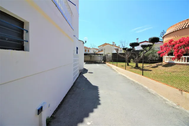 Plaza de parking en zona playa Morro de Gos — 7