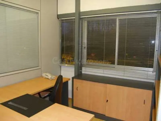 Alquiler de despacho con sala de reuniones en Pío XII - foto 3