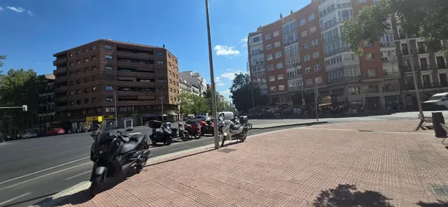 Alquiler de Piso Exterior en Trafalgar con Balcones y Terraza — 29