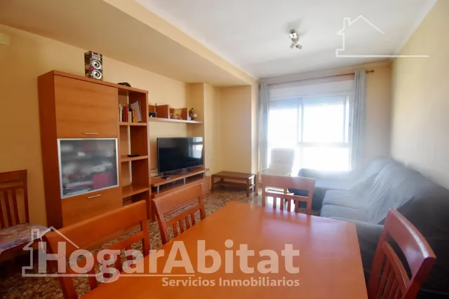 Gran amplitud, excelente luminosidad y precio atractivo en este piso con garaje — 18