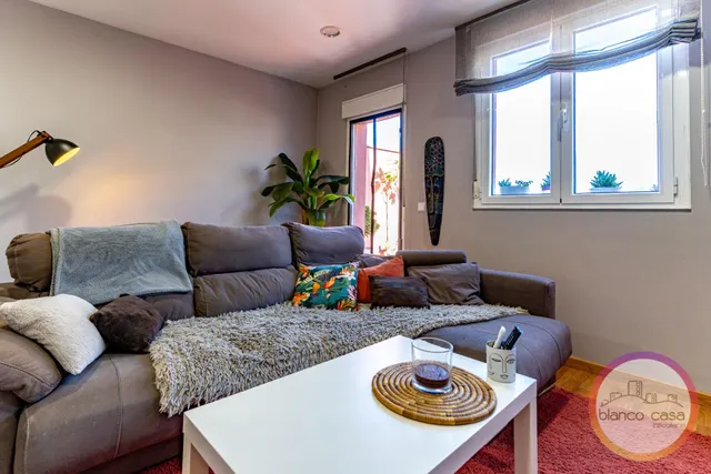 ¡ un piso con terraza de más de 25 m2, garaje y trastero en Carballo por 189.990€! — 25