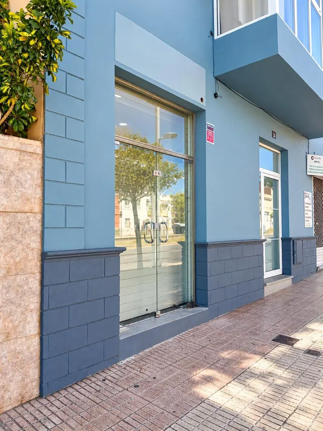 Local comercial en Avenida de los Menceyes, La Laguna — Venta o alquiler — 17