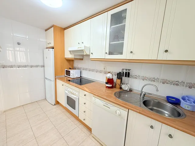 Apartamento situado en el kilómetro 14 de La Manga del Mar Menor, en el residencial Puerto Mar I y II. — 12