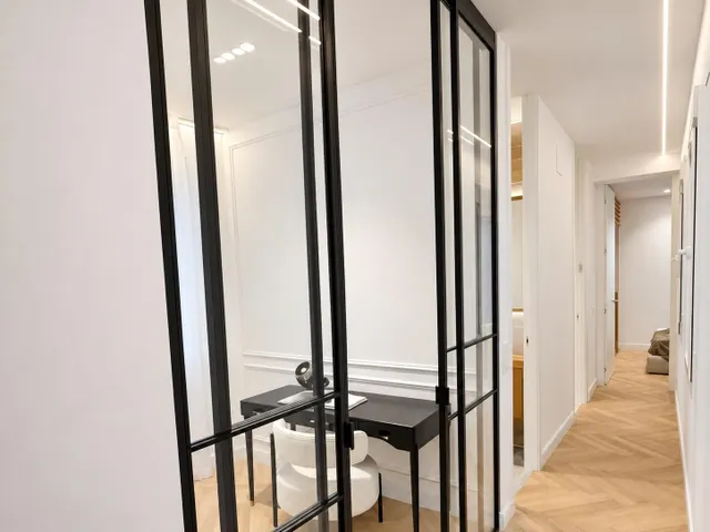 VIVIENDA DE LUJO CON DISEÑO EXCLUSIVO Y BALCONES EN LISTA — 13