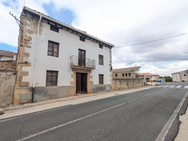 Casa con terreno para reformar en Arizala - foto 3