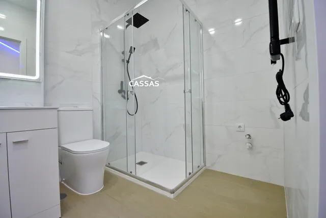ZONA CENTRO– Planta baja Reformado a estrenar con 2 habitaciones y 2 baños. — 32