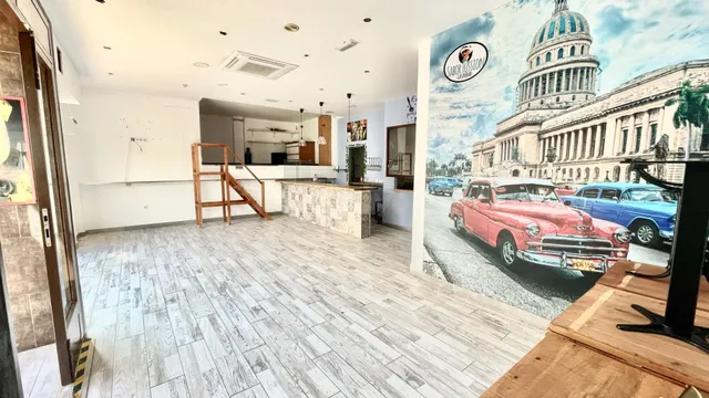 Local comercial 108m² en venta - Arroyo de la miel - foto 2