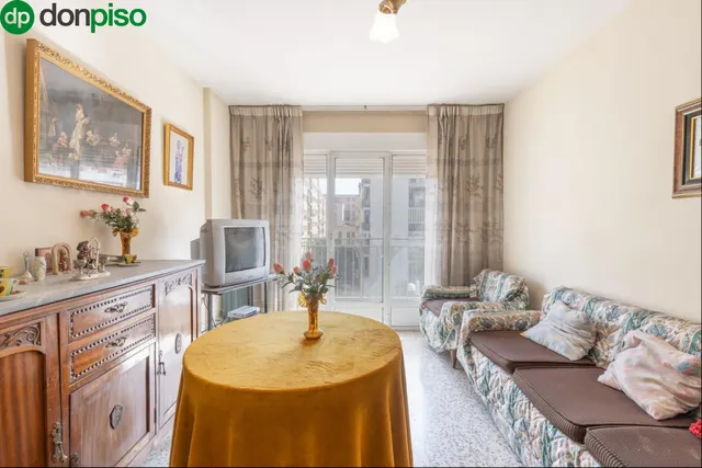 Piso con terraza y gran potencial junto a Camino de Ronda — 5