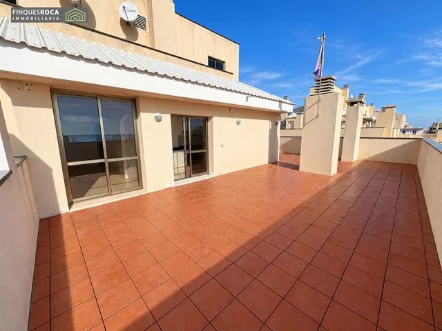 Exclusivo ático esquinero con 121 m2 de terraza y vistas al mar en la ràpita — 6