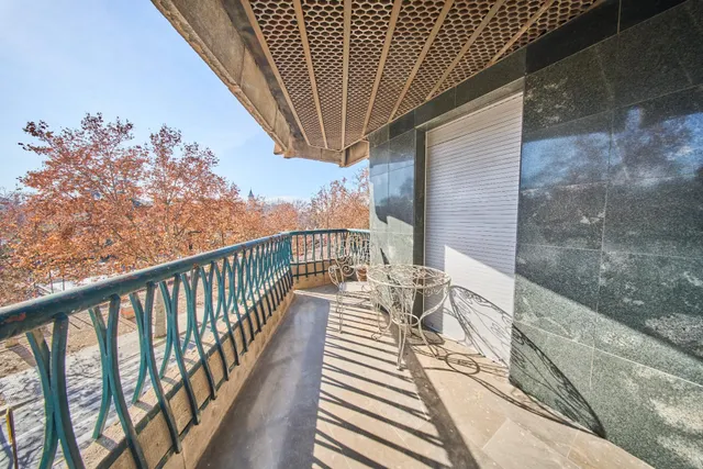 Residencia exclusiva en Paseo del Salón con vistas despejadas — 23
