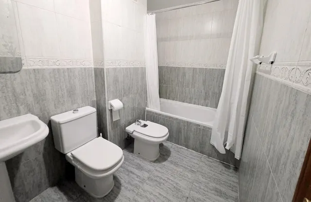 ¡CHICAS ESTUDIANTES! PISO DE TRES habitaciones EN ALQUILER, CON PLAZA DE GARAJE EN VILLANUEVA DE LA CAÑADA — 10