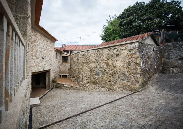Casa con terreno y piscina - foto 3