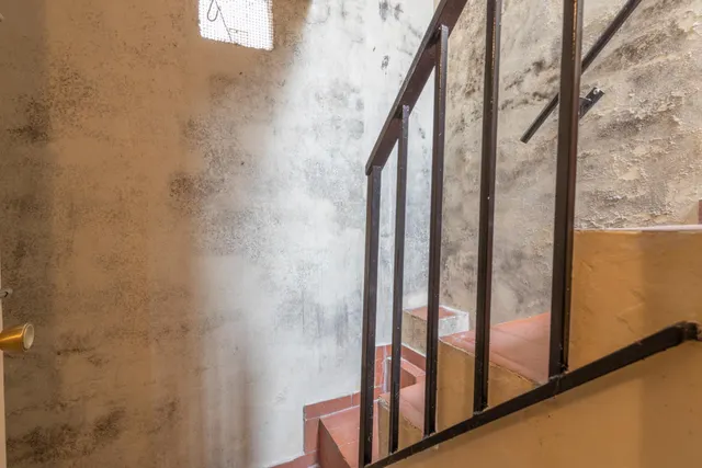 BONITA CASA PARA REFORMAR — 22
