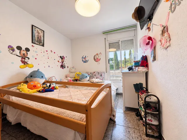 Vivienda luminosa con garaje privado y terraza en una tranquila calle de Gavà — 14