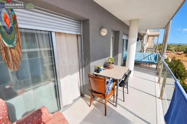 **VIVIENDA CON TERRAZA, PISCINA Y PARKING EN LA RÀPITA** ☀️ — 2